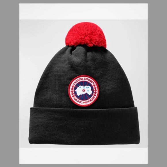 Canada Goose NWT Kid's Logo Patch Pompom Hat ($140) w/tax (Size-One Size) BLACK - Picture 1 of 5